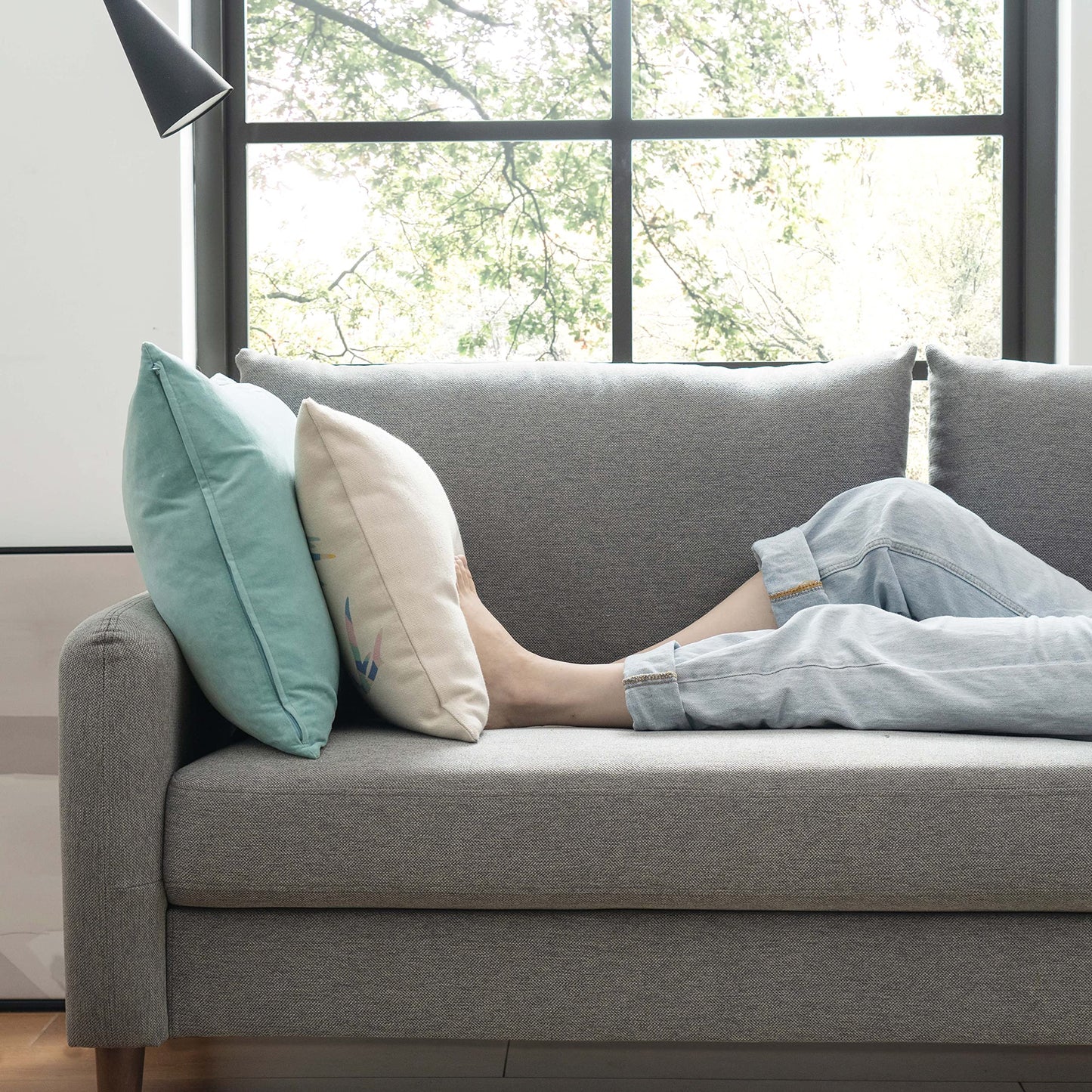 Mellow MAE Mid-Century Modern Curved Arm Sofa with Solid Wood Legs, Light Grey