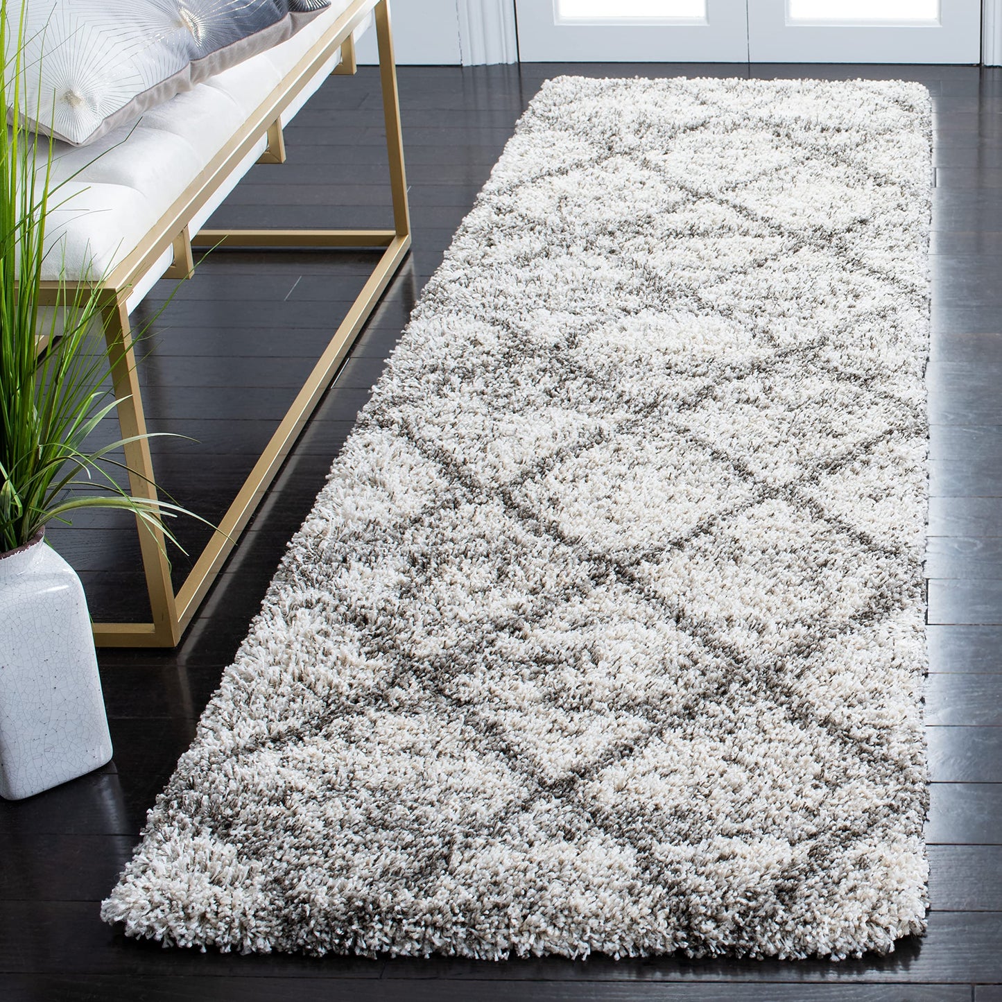 SAFAVIEH Hudson Shag Collection Runner Rug - 2'3" x 6', Grey & Beige, Modern Trellis Design, Non-Shedding & Easy Care, 2-inch Thick Ideal for High Traffic Areas in Living Room, Bedroom (SGH281J)